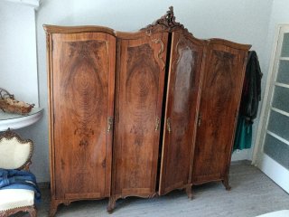Conjunto de muebles de madera para habitacion
