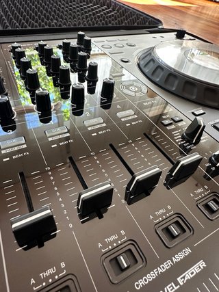 Controladora Pioneer DJ DDJ-FLX10 + Hardcase