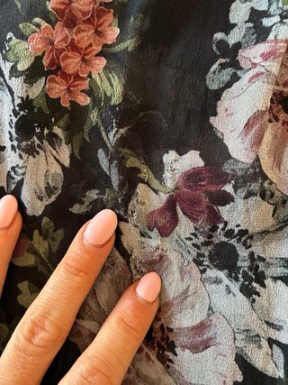 Vestido floral Zara negro multicolor