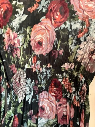 Vestido floral Zara negro multicolor