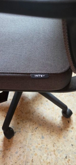 Silla de oficina ergonómica gris