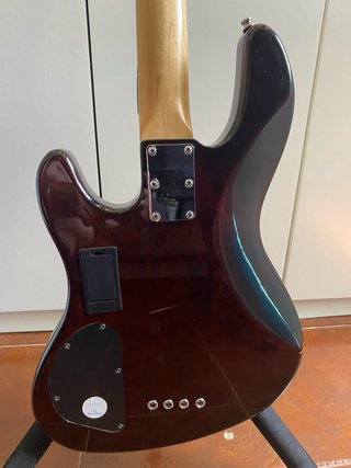 Fender Jazz Bass Deluxe 24 Cordas