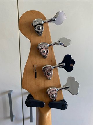 Fender Jazz Bass Deluxe 24 Cordas