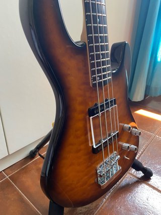 Fender Jazz Bass Deluxe 24 Cordas