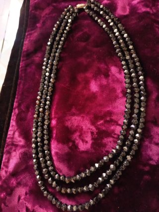 Collares Antiguos