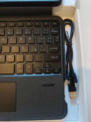 Custodia con tastiera per iPad Pro 11