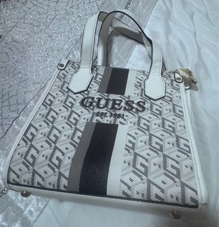 Bolso Guess Estampado Gris y Blanco