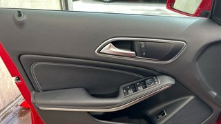 Mercedes GLA 1.6 GLA 180 122 5P
