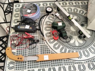 Lote Herramientas Bricolaje: Nivel, Soldador, Sier