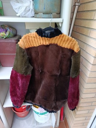 Mocasines de ante rojos y marrones