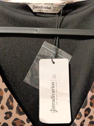 Vestido Stradivarius estampado leopardo