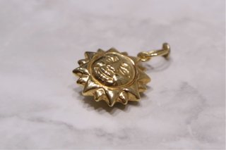 COLGANTE SOL, ORO 18K/2.9g