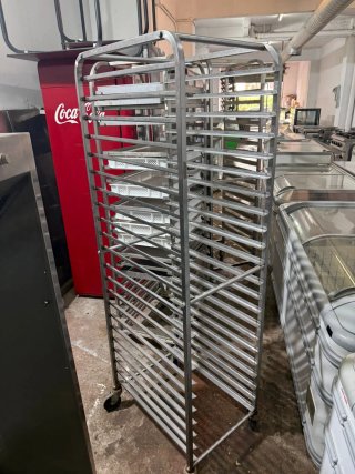 Carro de bandejas metálico