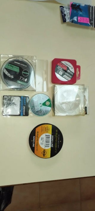 Caja señuelos pesca y accesorios