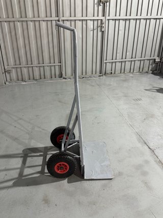 Carretilla de carga con ruedas