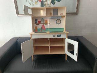 Cucina giocattolo in legno