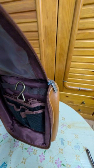 Bolsa de aseo de viaje marrón
