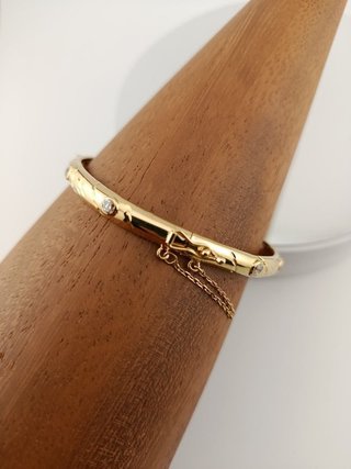 Pulsera dorada con circonitas