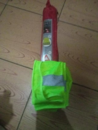 Juego triángulos+chaleco reflectante