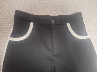 Pantalón vestir elástico negro con blanco