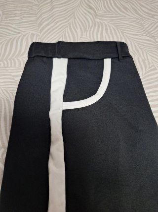Pantalón vestir elástico negro con blanco