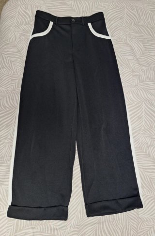 Pantalón vestir elástico negro con blanco