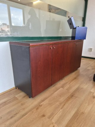 Mueble de oficina madera y plástico