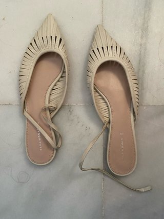 Zapatos planos Zara beige talla 40
