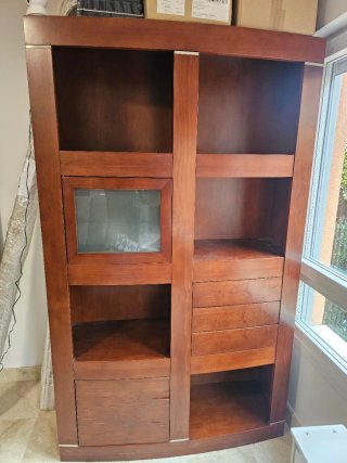 Mueble de salón y mesita de madera