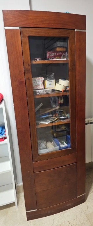Mueble de salón y mesita de madera