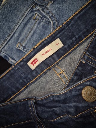 Pantalón Levi's Azul Mujer modelo 711 Skinny