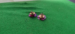 Pendientes florales con pedrería.y lentejuelas
