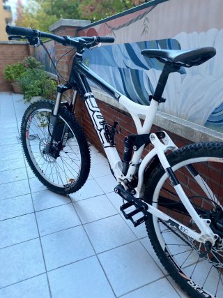 Bicicleta de Enduro BMC