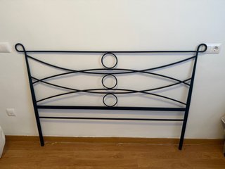 Cabezal de cama de forja negro