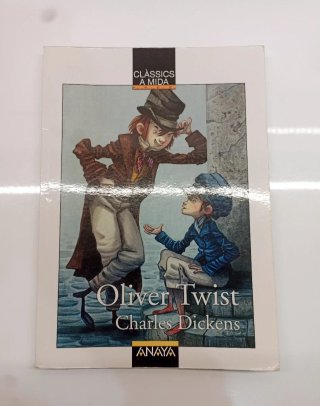 Oliver Twist (Valencià) - Clàssics a Mida, Anaya