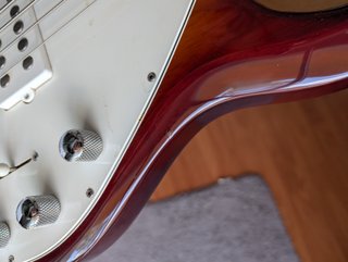 Baixo MusicMan StingRay 5 Cordas