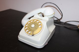 Telefono a disco bianco Italia anni '60