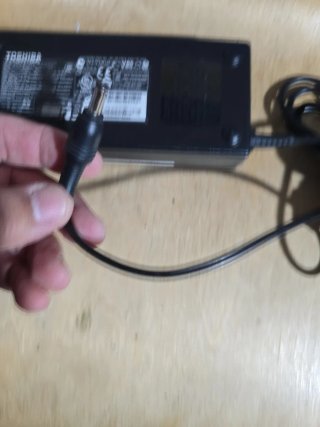Cargador Toshiba PA3717E-1AC3 19V 6.32A