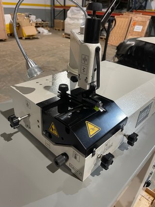 Máquina rebajadora de cuero