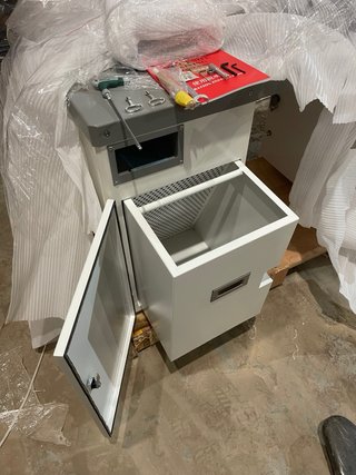 Máquina rebajadora de cuero