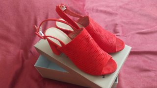 Zapatos de tacón rojos para mujer