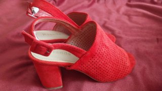 Zapatos de tacón rojos para mujer