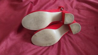 Zapatos de tacón rojos para mujer