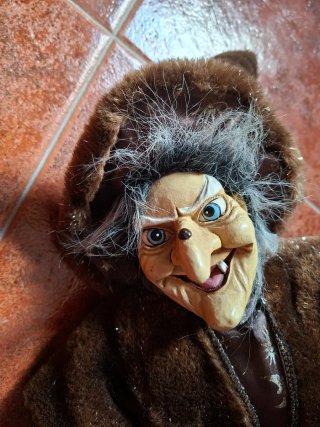 Figura Bruja Decorativa