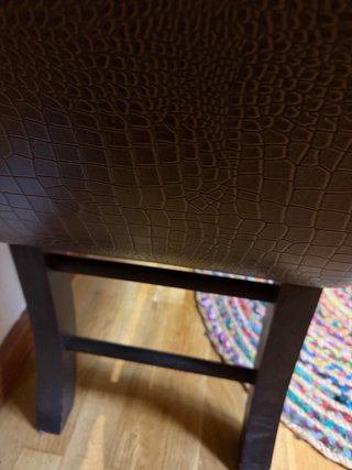 Banco recibidor polipiel efecto cocodrilo