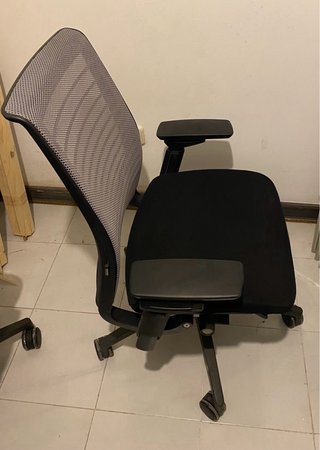 Silla Steelcase Think Negra