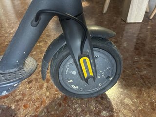 Patinete Xiaomi Essential 20 km/h