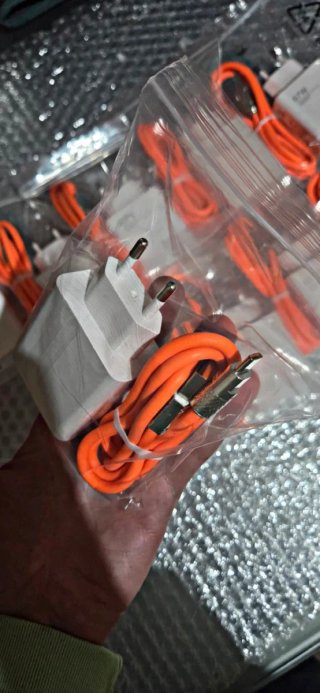 10 Caricatori a Ricarica Rapida + 10 Cavi USB-C