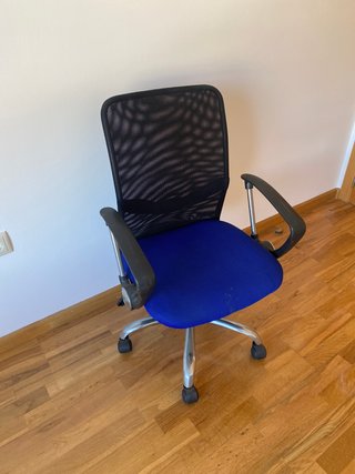 Silla de oficina con ruedas