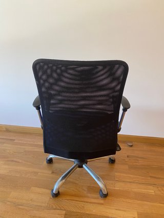 Silla de oficina con ruedas